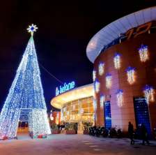 Si accendono le luci low cost a Le Befane Shopping Centre di Rimini per Natale